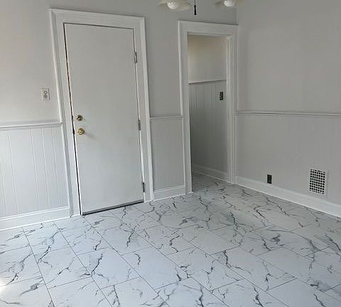3rd image of 193 Helen St