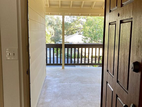 4th image of 224 W Alamar Ave #C