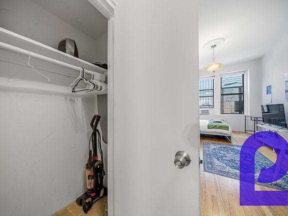 4th image of 434 W 38th St APT 1FW