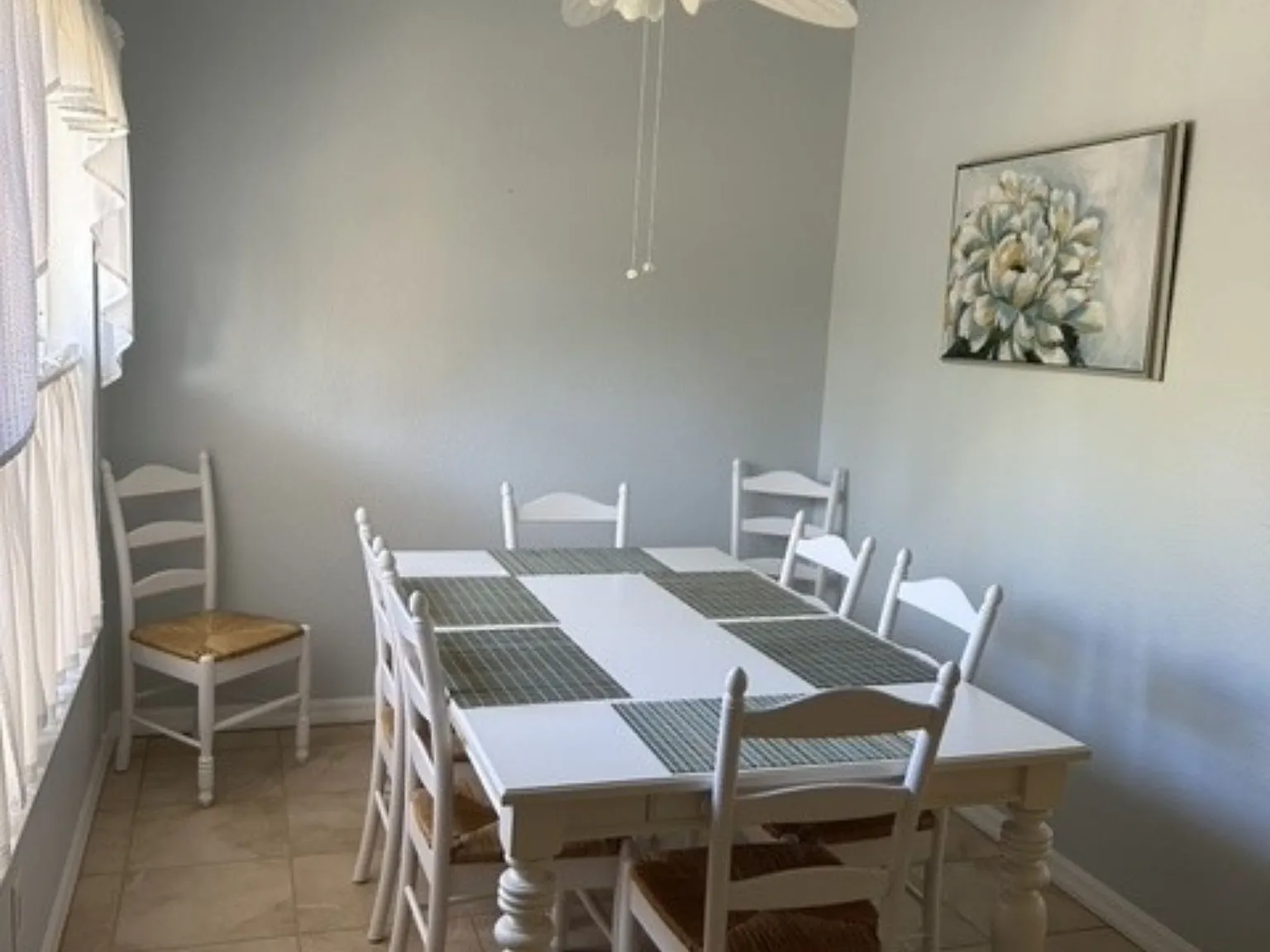 4 bed, 1900 sqft, $6,900 — Photo 4