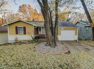 4917 N Wallace Dr, Kansas City, MO 64119