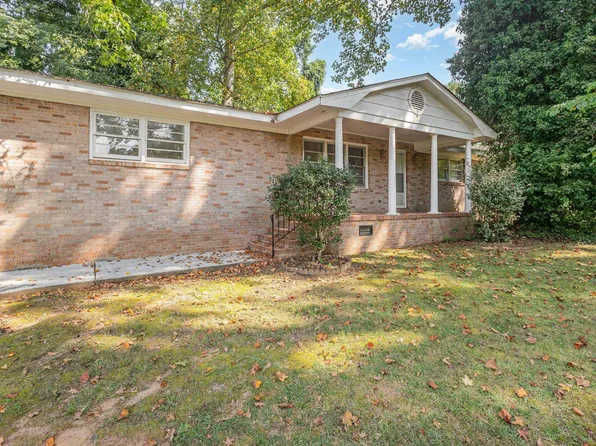 572 Wildwood Dr, Spartanburg, SC 29306