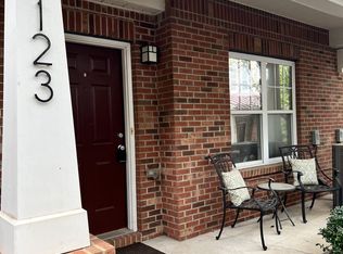 1123 Ilana Ct, Charlotte, NC 28204