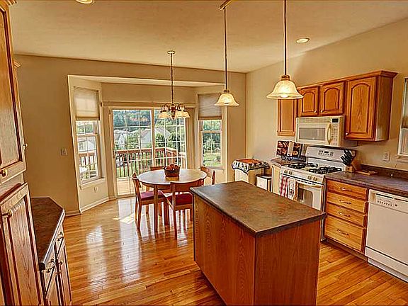2nd image of 1915 Markley Dr