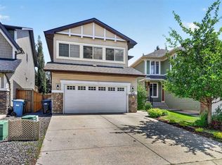 240 NW Auburn Glen Mnr SE, Calgary, AB T3M 0L2
