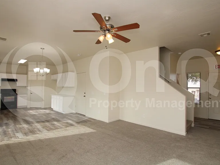 615 E Cody Dr — Photo 6