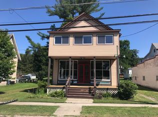 425 Jackson St, Thompson, PA 18465