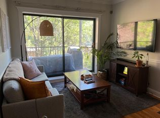 627 W Arlington Pl APT 2N, Chicago, IL 60614