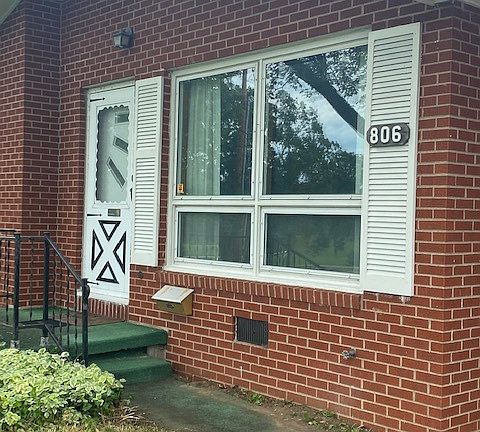 4th image of 806 N Baltimore St