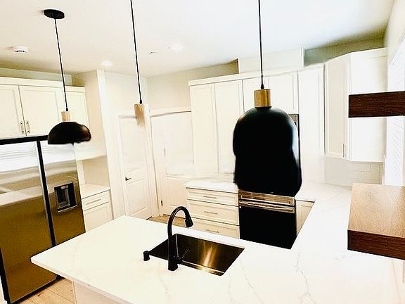 2nd image of 212 D St #B