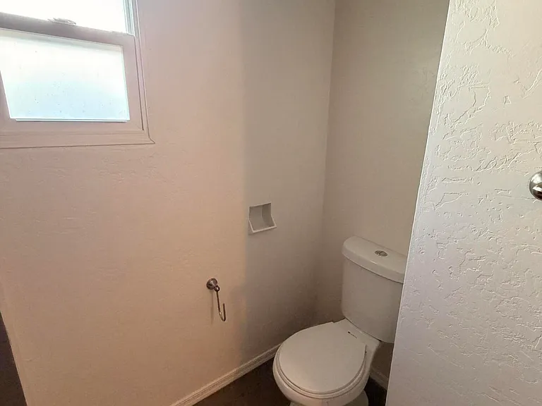 370 W Pima Ave — Photo 14