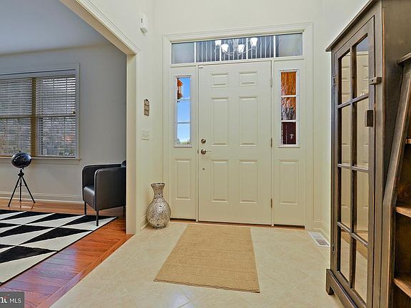 4th image of 176 N Tanglewood Dr