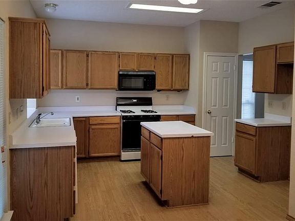 5th image of 2701 Little Elm Trl