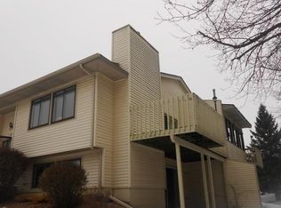 852 Sherwood Rd, Shoreview, MN 55126