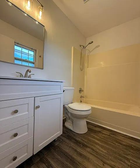 3459 Sutherland Dr — Photo 5