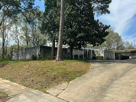 3rd image of 1108 Center St N