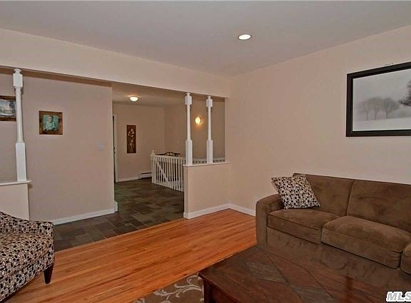 5th image of 30 Grandview Ln