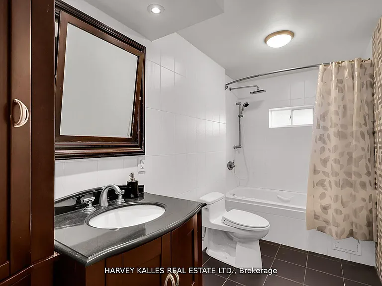 16 Wedgeport Pl — Photo 43