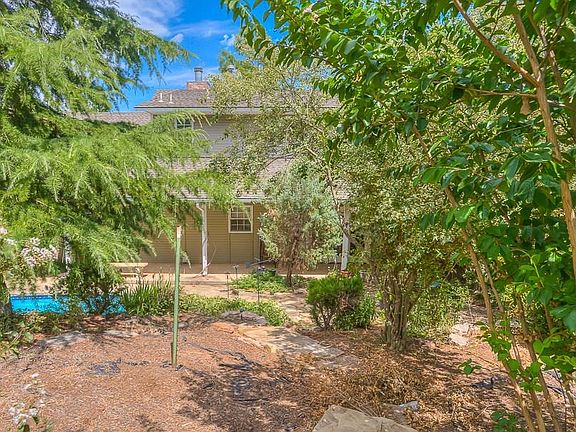 5th image of 4113 Lake Dr