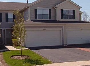 525 W Kristina Ln, Round Lake, IL 60073