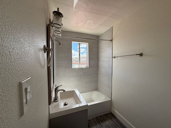 5th image of 1401 N 35th St #26