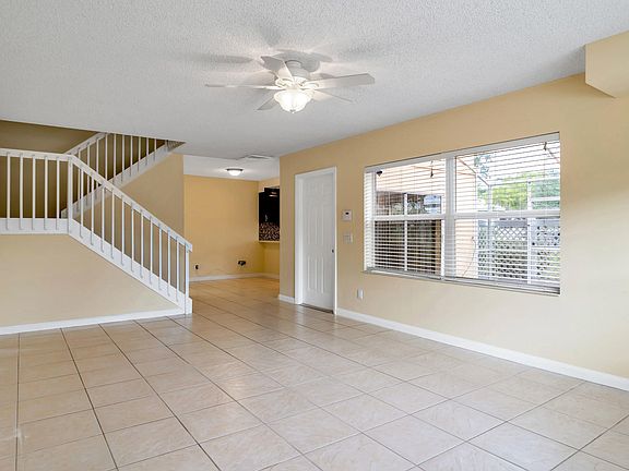 3rd image of 3122 Kingston Ct #2B