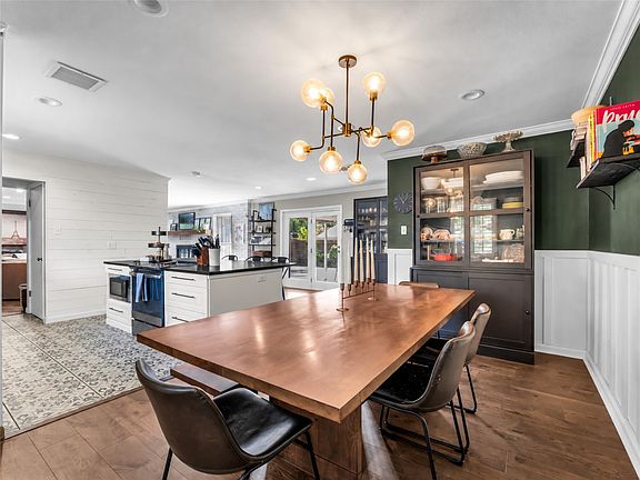 4th image of 1007 Melrose Dr