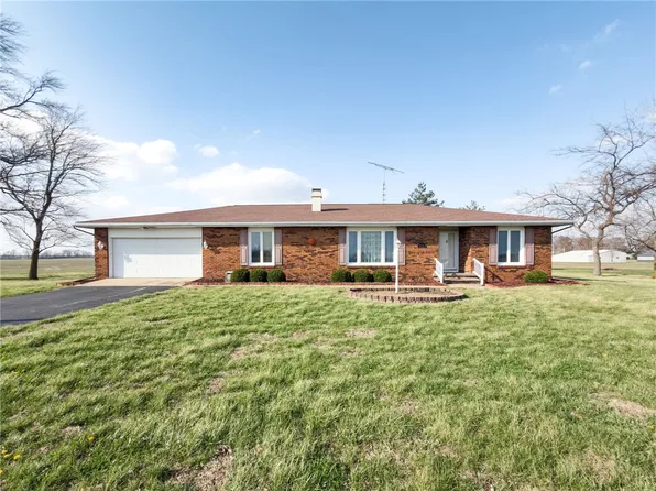 1376 E 1050th Ave, Oblong, IL 62449