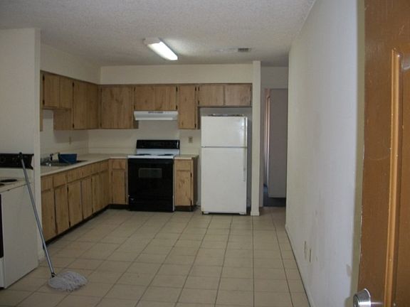 2nd image of 2910 E 20th Ave
