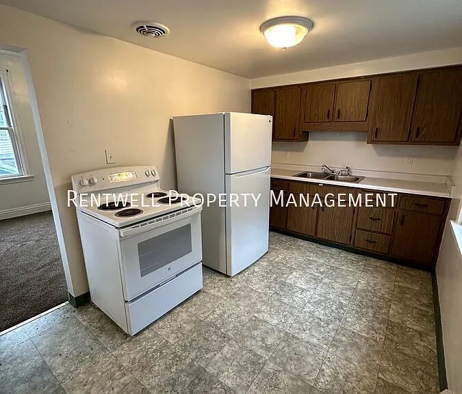 237 N 2nd St #1 — Photo 2