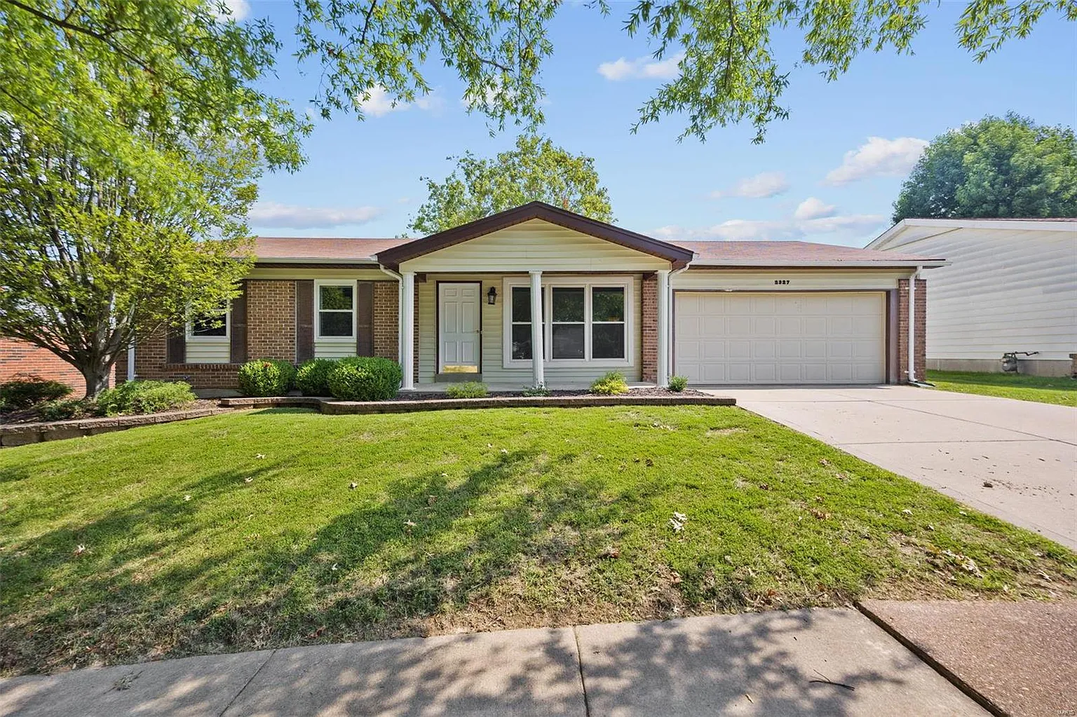 2327 Aileswick Dr photo 1