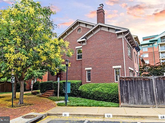 3rd image of 517 Colecroft Ct