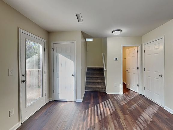 4th image of 277 Aershire Ct
