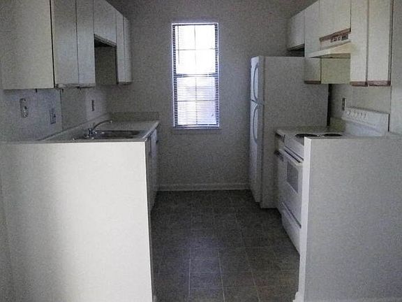 4th image of 5161 Hunters Point Ln
