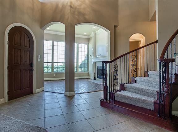5th image of 605 Comal Ct