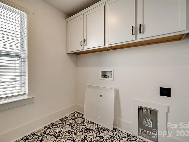 1237 Eastway Dr — Photo 34