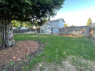 17205 Oak Rd #B, Atascadero, CA 93422