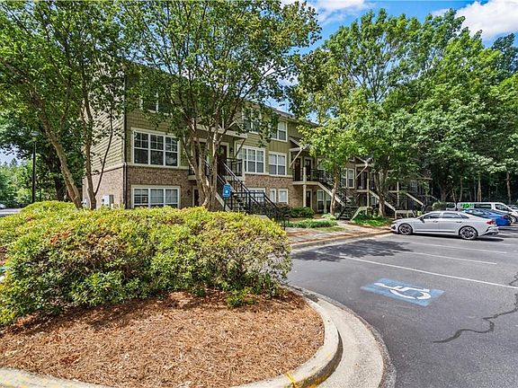 3rd image of 660 Barnett Shoals Rd APT 421