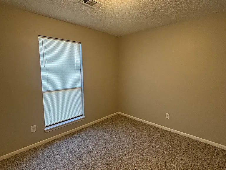 14218 High Point Dr — Photo 13