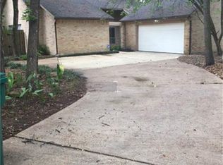 61 Eagle Ct, Spring, TX 77380