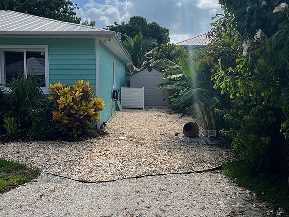 2nd image of 10 Rose Pl
