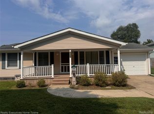 3407 10th Ave, Port Huron, MI 48060