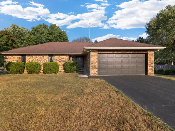 8430 N Oaklawn Drive, Willard, MO 65781