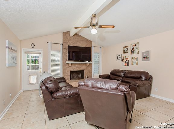 4th image of 9654 Hidden Plains St