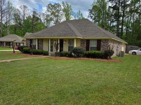 218 Terry Brook Dr, Terry, MS 39170