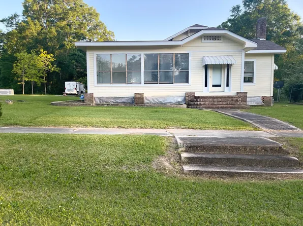 264 General Robert E Blount Dr, Bassfield, MS 39421