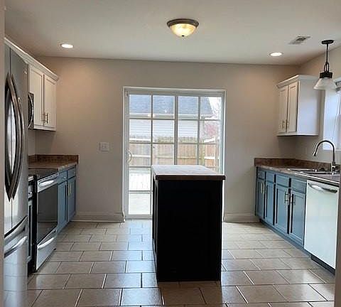 4th image of 2912 Lupine Ln