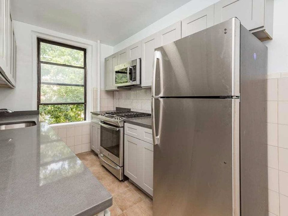 1st image of 24-25 27th St #3-2