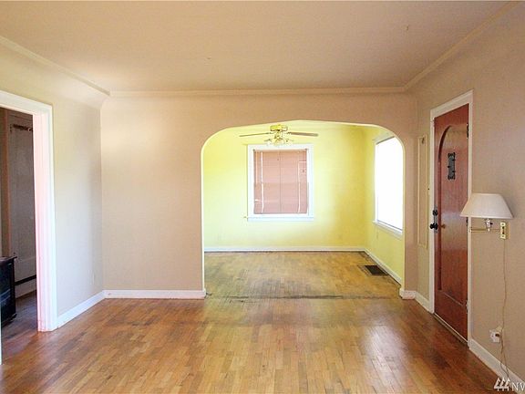 5th image of 4936 N Pearl St