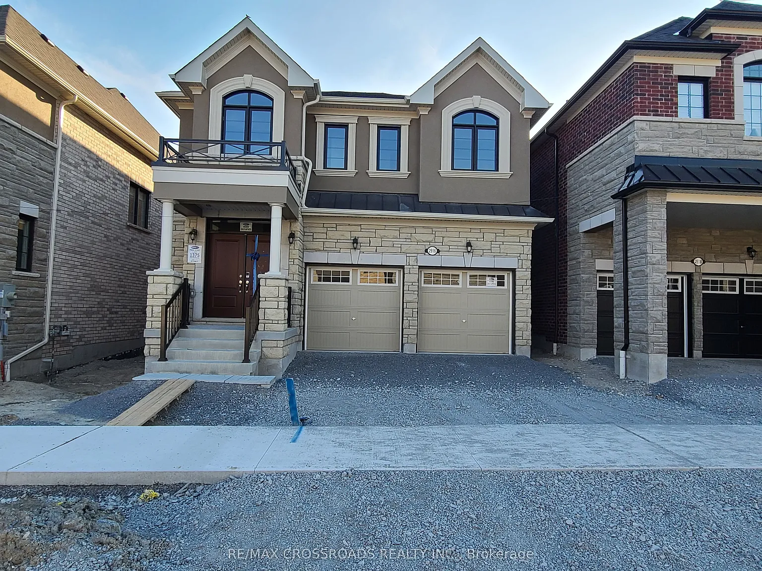 4 bed, $3,700 — Photo 1